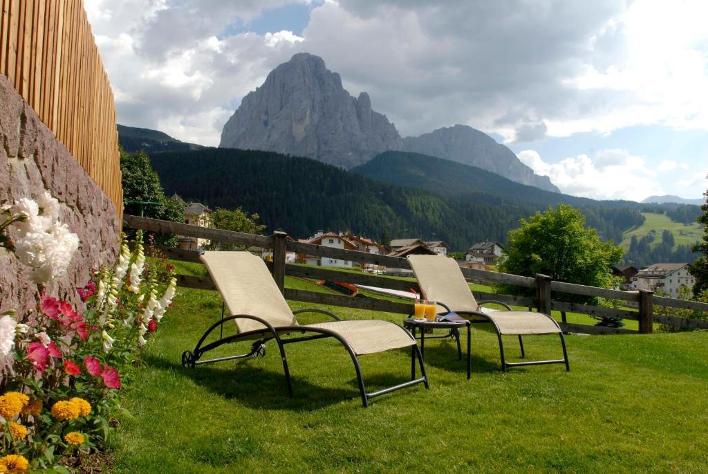 Hotel Pra Tlusel Selva di Val Gardena Exterior photo